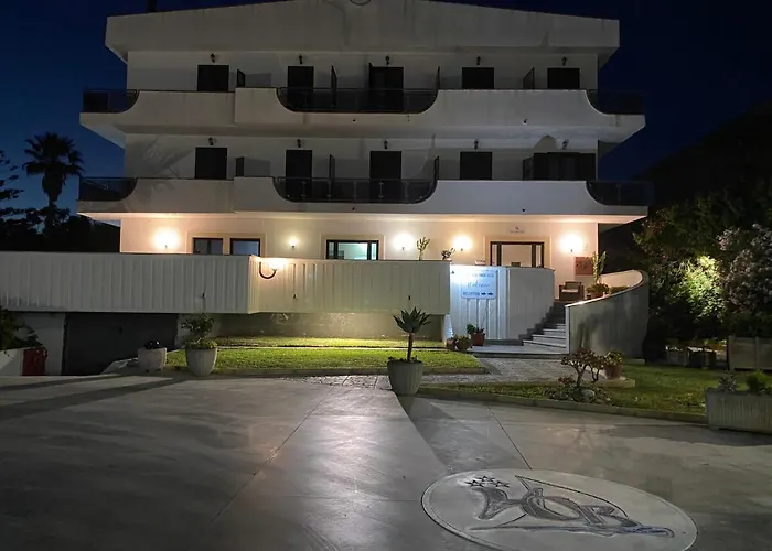 昂达布鲁酒店 3*